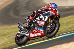 24 H Le Mans - Chuva ajudou Suzuki Yoshimura - Apesar de queda de Guintoli, este fez a Pole