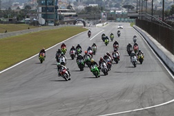 Miguel Praia preparado para as Moto 1000GP