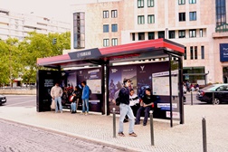 JCDecaux e Yamaha Motor Portugal transformam abrigo em Lisboa em espaço interativo de mobilidade