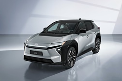 Toyota atualiza o BZ4X elétrico - Nova bateria para um carregamento mais rápido, maior potência e autonomia