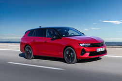Novo Opel Astra Sports Tourer Electric com acessórios originais - Interior com soluções multifuncionais FlexConnect 
