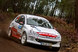 Manuel Pinto aos comandos do Peugeot 206 no Rallye de Arganil 