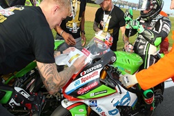 Leon Haslam vence Britânico de Superbike - Meio século de glória para o clã Haslam