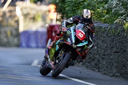 Ilha de Man, 2023 - Hickman vence Senior - Impede record de Dunlop