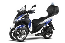 Polícia do balneário de Riccione (Itália) vai usar o Tricity, scooter de três rodas da Yamaha
