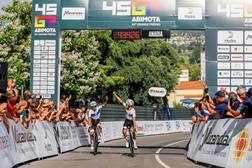 Pelotão profissional percorre região centro no regresso do GP Abimota