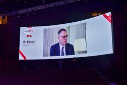Carlos Tavares distinguido como “Homem do Ano 2016” nos prémios europeus AUTOBEST 