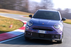Abarth 600e: O Escorpião elétrico que acelera os sentidos - Será um dos protagonistas do Caramulo Motor Festival 2025