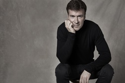Tony Carreira na FNAC de Viseu para encontro com os fãs