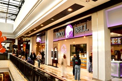 Taco Bell inaugura 28.º restaurante em Portugal com nova abertura no parque nascente  - Caramel Apple empanada chega a Portugal