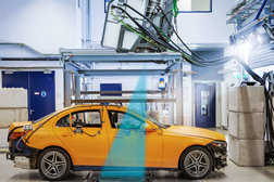 Mercedes-Benz é o 1º fabricante do mundo a efetuar teste de colisão com raios X - Todos os processos em estruturas de veículos e manequins são visíveis pela primeira vez