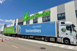 Luís Simões introduz duotrailers nas operações de distribuição na Península Ibérica - Capacidade de até 48 toneladas de carga útil ou 180m³ de volume