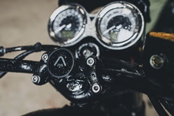 Triumph Beeline – O sistema de GPS para moto minimalista e robusto