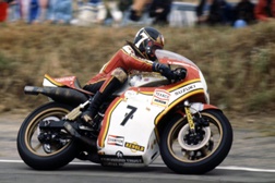 Festival Suzuki 2022 : Desfile de motos de Barry Sheene - Freddie Sheene e Stuart Graham lideram o alinhamento no Suzuki Live