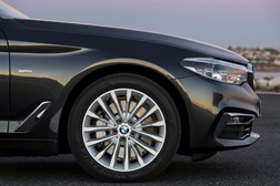 BMW Série 5 montará pneus Goodyear e Dunlop