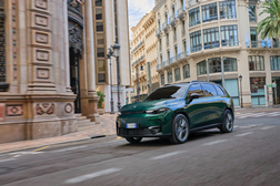 Leapmotor no Salão Automóvel de Bruxelas 2025 - Marca apresentou a sua inovadora tecnologia REEV (Range Extender Electric Vehicle) 