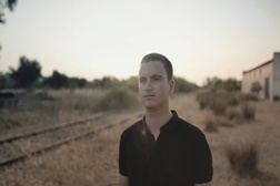 Daniel Moon apresenta novo single "Give More"