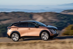 Nissan ARIYA já tem preços e gama de lançamento em Portugal - Três versões do coupé crossover elétrico da Nissan disponíveis em Portugal