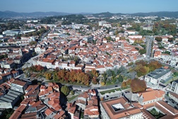 XXIII Feira de Artesanato de Guimarães apresenta-se no Jardim da Alameda de São Dâmaso