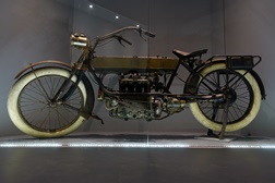 Motos históricas da GNR em exposição