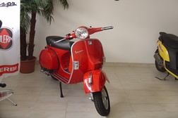 "A lendária Vespa faz parte do imaginário de qualquer pessoa, logo que falemos em scooters"