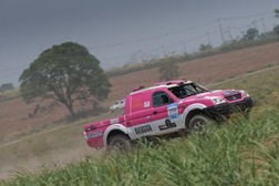 Helena Soares é vice-campeã do Rally Serra Azul - Terminou neste domingo, a primeira edição do Rally Serra Azul. A piloto Helena Soares e o navegador Weidner Moreira foram os vice-campeões da categoria Super Production
