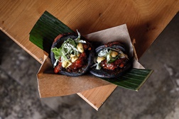 Novos Pratos do SOI levam a arte da street food asiática até casa