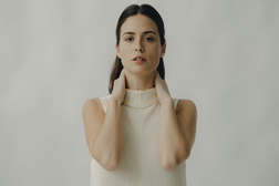 Mimi Froes lança novo tema "Não Vás Já" com letra de Luísa Sobral - Novo álbum deve estrear em Setembro