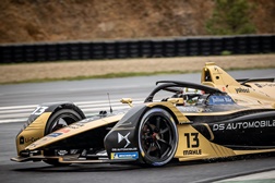 Fórmula E: DS Automobiles apresentaram novo carro - Partida para a conquista do terceiro duplo título na Fórmula E