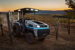 É autónomo, totalmente elétrico e é um ... Trator - Monarch apresentou o seu primeiro modelo para uma agricultura sustentável