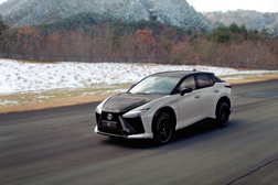 Lexus RZ: estreia mundial do novo SUV 100% elétrico previsto no final do ano - A nova e alargada gama oferece mais potência, maior eficiência e desempenho dinâmico