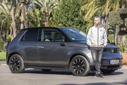 Tiago Monteiro partilha a sua experiência de condução do Honda e - Disponível no Instagram da marca (IGTV)
