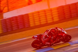 EWC 2022 - 24 Heures Motos - Suzuki lidera ao romper do dia - A equipa campeã mundial lidera