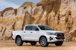 Toyota revela a nova Hilux Premium Edition  - No salão de Birmingham