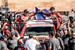 TOYOTA GAZOO Racing termina o Dakar 2020 em segundo lugar - Hilux pilotada por Nasser Al-Attiyah e o navegador Mathieu Baumel