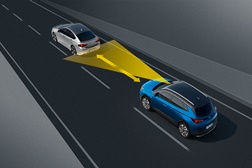 Novo Opel Grandland X híbrido ‘plug-in’ com tração integral elétrica - A potência debitada pelo conjunto vai aos 300 cv