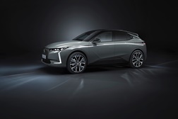  DS 4 conquista troféu de “Automóvel Mais Belo de 2022”  - Na 37ª edição do “Festival Automobile International” 