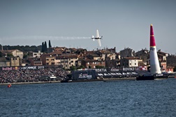 Hannes Arch regressou Às vitórias na Red Bull Air Race