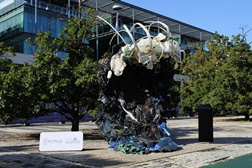 Ceetrus apresenta no WebSummit peças de arte realizadas a partir de 650 kg de plástico usado