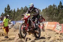 Diogo Vieira abre época do Campeonato Nacional de Super Enduro com vitória