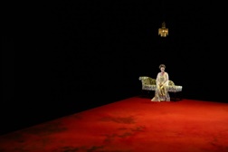 Luísa Cruz protagoniza Maiúscula, espetáculo de abertura da temporada do TNSJ