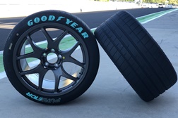 Goodyear com o exclusivo pneu Eagle F1 Supersport para o Pure ETCR