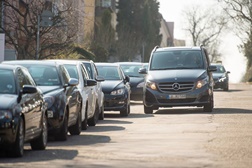 Bosch e Daimler simplificam a procura de lugares de estacionamento