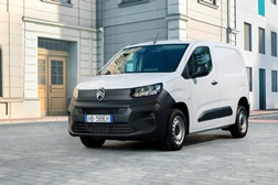 Produzido em Mangualde, o Citroën Berlingo Van First estreia-se mundialmente no IAA Transportation 2026