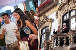 Vindouro volta a reunir vinho, história e música em S. João da Pesqueira - Rui Veloso, Carolina Deslandes e Richie Campbell são cabeças de cartaz, entre 4 e 6 de setembro