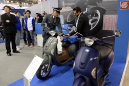 Polícia apreende scooters Vespa e Honda contrafeitas no EICMA