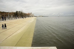 Ribeira das Naus reabriu ao trânsito