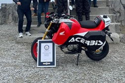 Acerbis bate recorde com 4183,8 km e apenas um depósito de combustível numa Honda Monkey