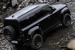 Defender OCTA BLACK - Luxo e resistência num todo-o-terreno
