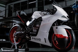 WMC Mono RR: a Krämer de pista que deixa o ar atravessar a moto